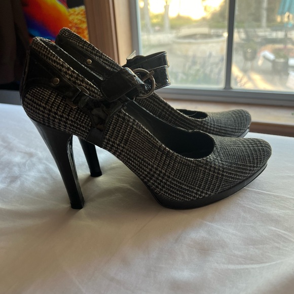Size 9 Vintage Stuart Weitzman Pumps - Picture 1 of 5